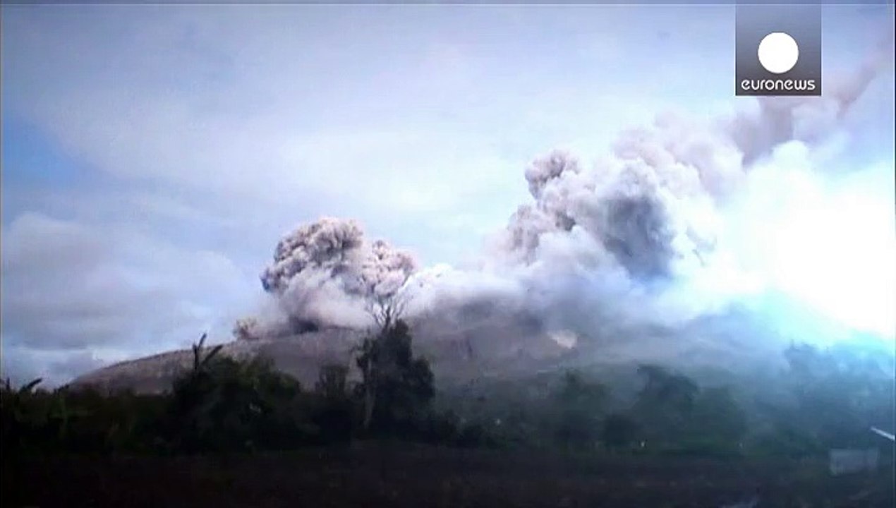 Fresh blast from Mount Sinabung volcano in Indonesia