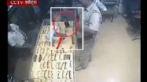 Police man caught red handed on CCTV while stealing mobile phone in Ghaziabad