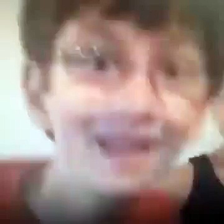 прикол. парниша жжет. joke. Buddy burns