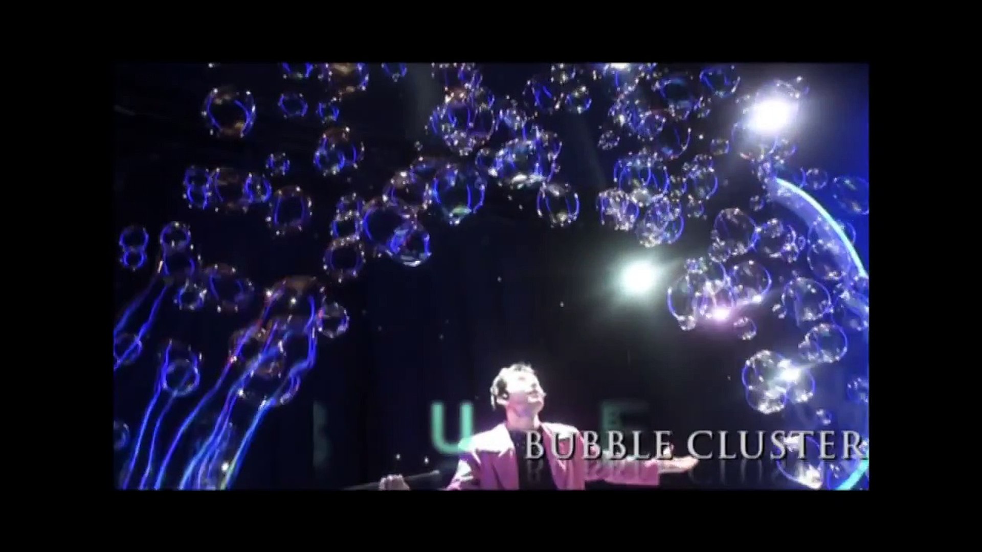 ⁣Fan Yang  Gazillion Bubble Show( Jano Yang)