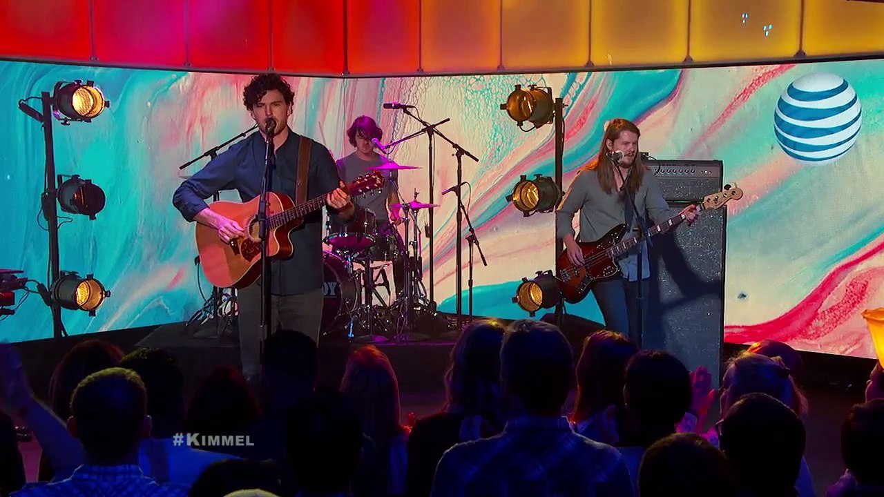 Vance Joy Performs 'Mess is Mine'