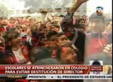 Escolares del colegio Jose Maria Arguedas se atrincheran pidiendo restitucion del director