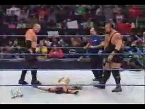 WWE - Batista Saves Rey Mysterio From Kane And Big Show!!!!