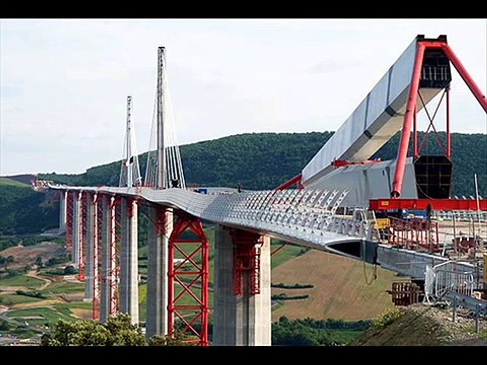 Viaduc de Millau - Erection Pylons - Sarens