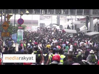 Tải video: (In HD) Bersih 2.0 Rally 2011: Malaysian Police Crack Down On Protesters At Bersih Rally