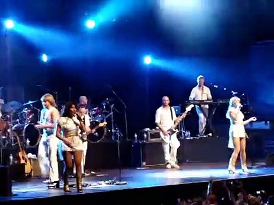 Abba live in Brazil (Dancing queen) - 14.05.2010.wmv
