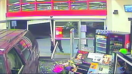 Il détruit un magasin à la voiture bélier