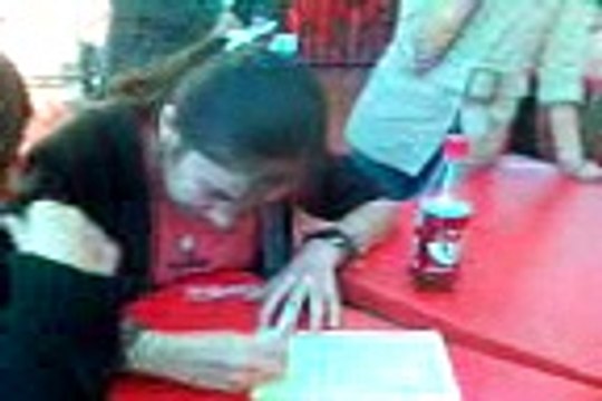 Boda lesbiana (no son lesbianas!) de Nirvana y Daniela