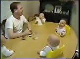 4 üz Bebeklerine Şaklabanlık Yapan Baba