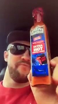 Blague de la sauce piquante à McDo... ENORME!