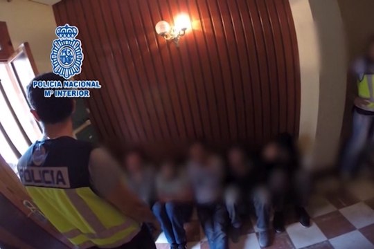 Dinero y joyas robadas en 32 viviendas de España