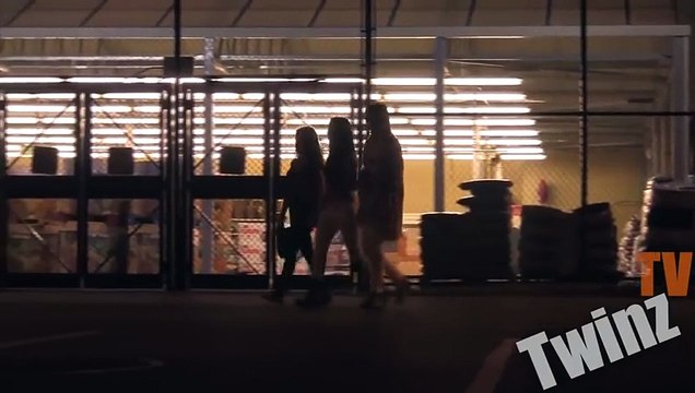 Killer Clowns in the Hood (PRANKS GONE WRONG) - Funny Videos 2014 - Best Pranks