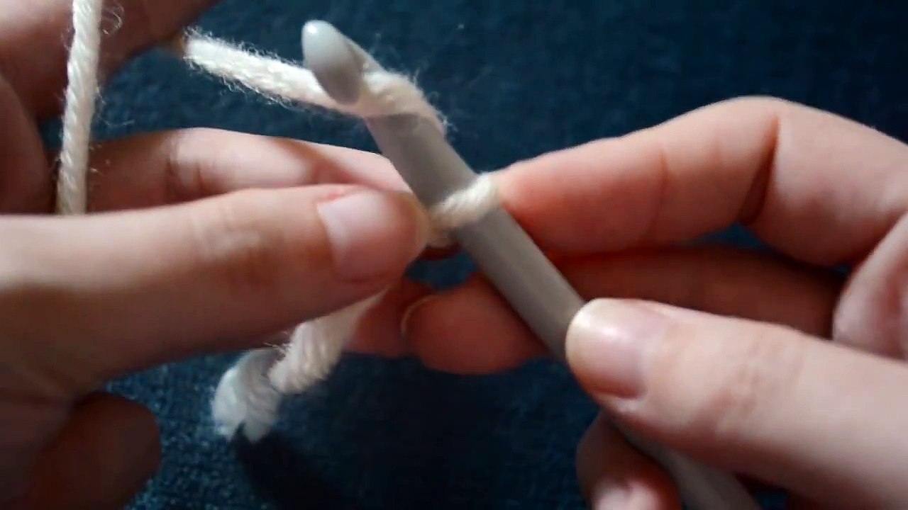 How to crochet the Basic Crochet Chain - Basic Crochet Lessons