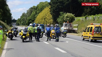 Convoi exceptionnel. Une petite pause dans le "Tro Breizh" du filtre géant