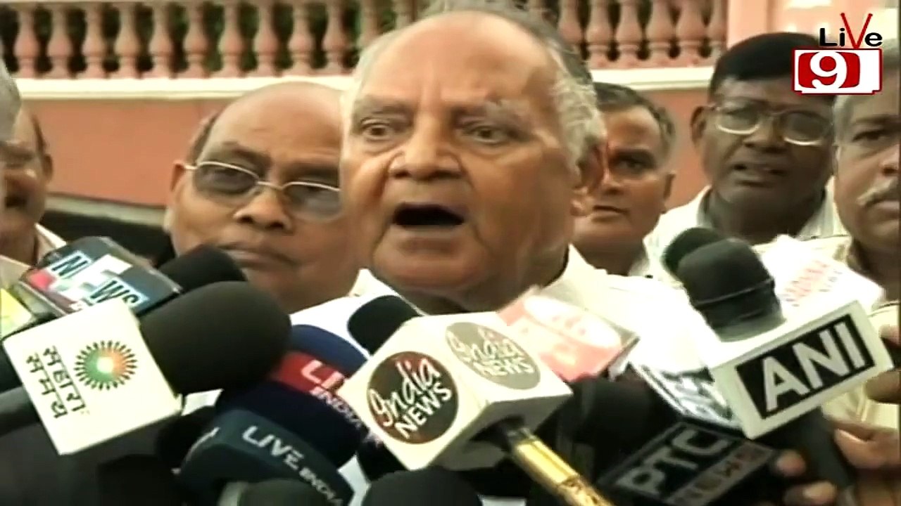 Indian Politician's False Teeth Fall Off While Speaking - Hilarious