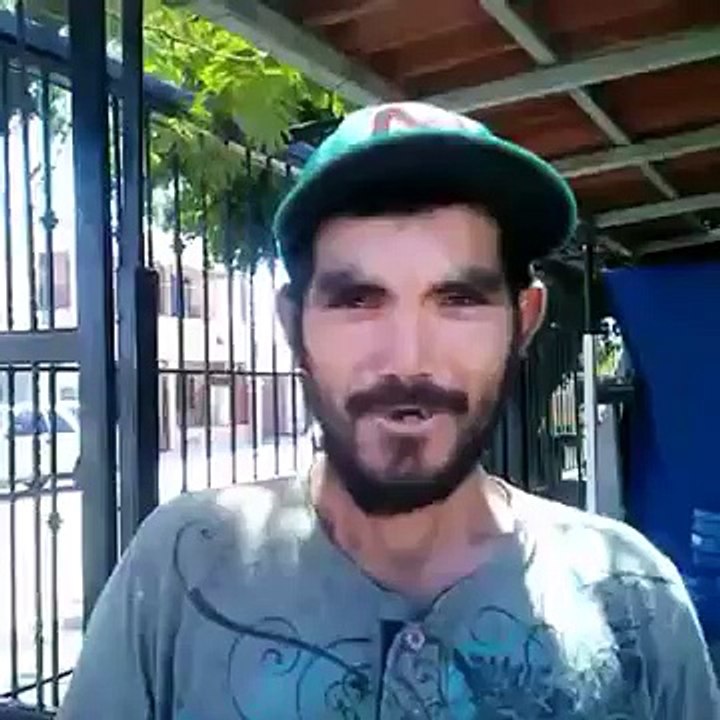 MIRA COMO ESTE LOCO SE MUERE DE LA RISA - RISAS DE LOCOS