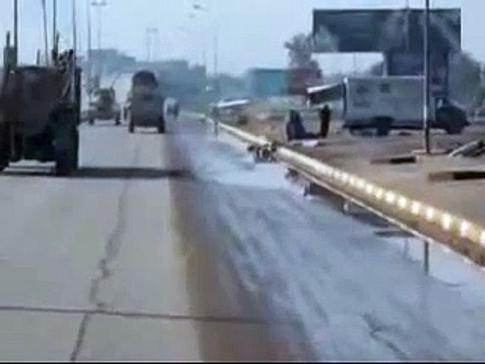 Crazy video Iraqi survive an IED explosion