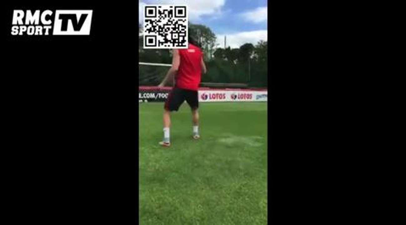Lewandowski touche la barre les yeux bandés