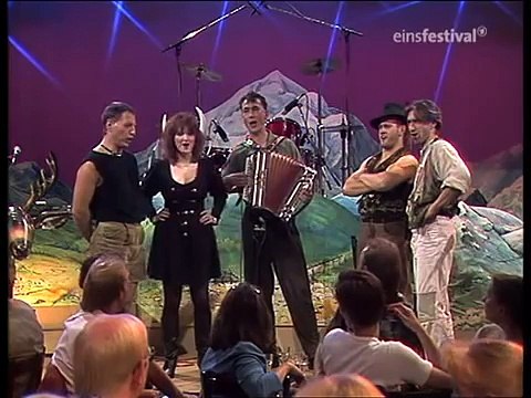 Hubert von Goisern und die Alpinkatzen - Buama stehts zam im Kroas