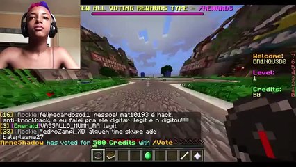 Mc Brinquedo jogando minecraft ?