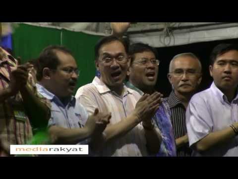 Anwar Ibrahim & Pakatan leaders sang Satu Perjuangan