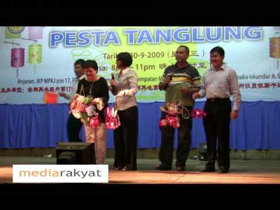 Ampang Lantern Festival '09: Elizabeth Wong Sang "The Moon Represents My Heart" Again.