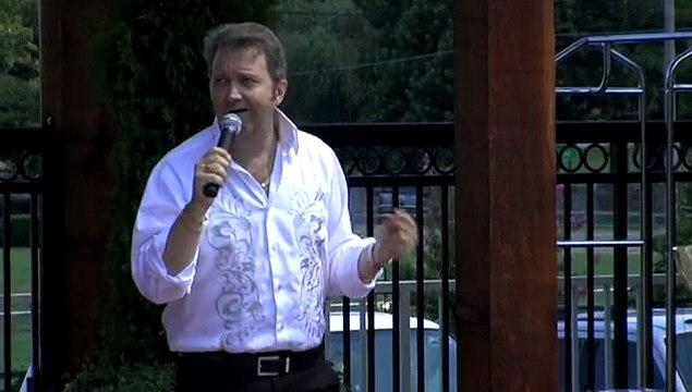 Colin Paul sings 'Swing Down Sweet Chariot' Elvis Week 2011