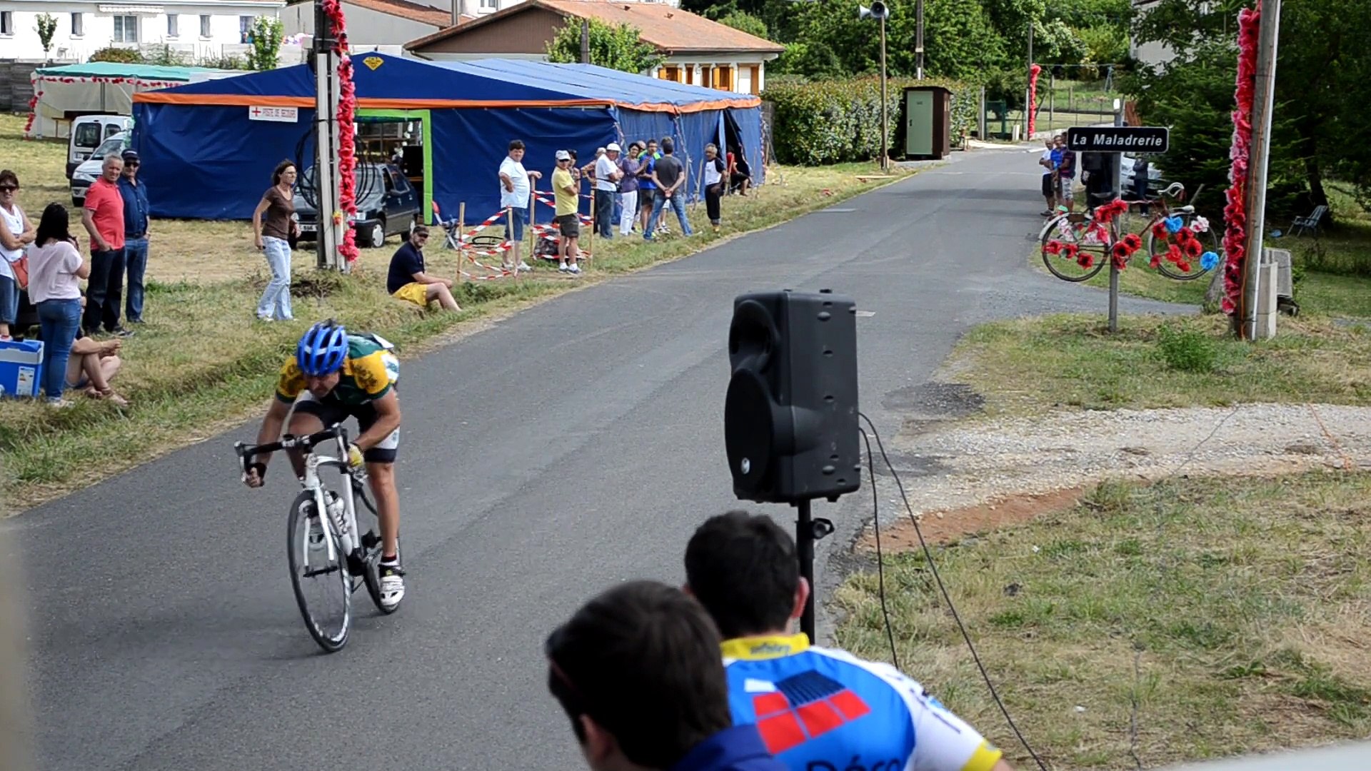 Course cycliste Ufolep 13 juin 2015 à La Maladrerie Nontron - Vidéo  Dailymotion