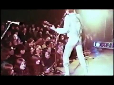 David Bowie - Ziggy in Dunstable - Bowie humps MIck