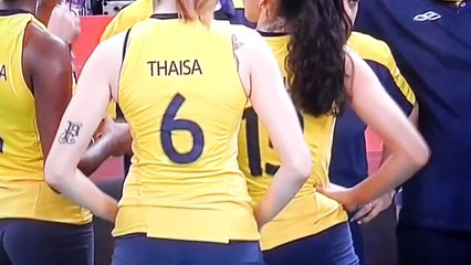 Thaísa  Thong wedgie pick up