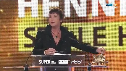 Kathrin Behr – Preisverleihung und Laudatio   Goldene Henne 2014   MDR