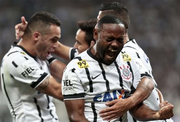 Love desencanta e Timão vira para cima do Inter na Arena