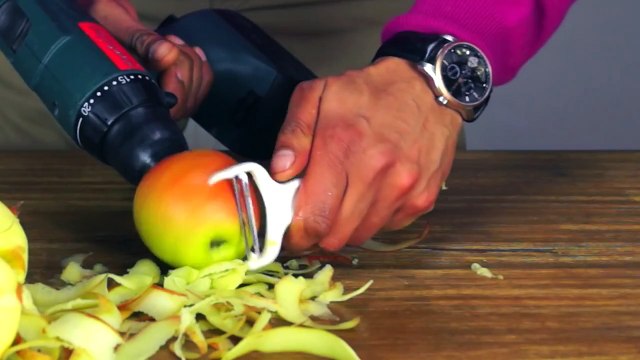 Life Hack: Fastest way to peel apples