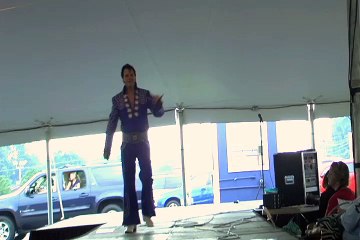 Brad Latham sings 'Suspicious Minds' Elvis Week 2008