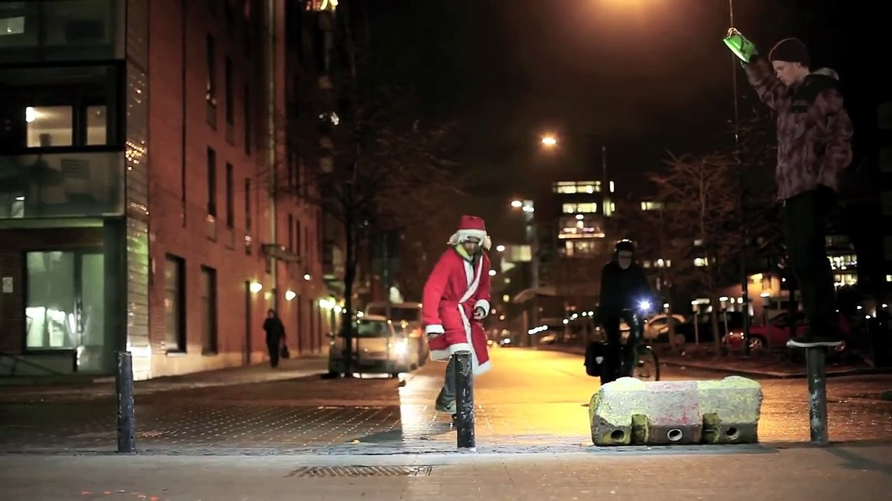 Briston Basola - Musta Joulu