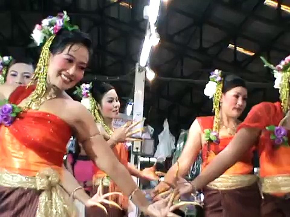 ฟ้อนรำ ล้านนาไทย