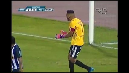 Alianza Lima vs Universitario: Mimbela falla gol sin nombre