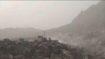 مليشيا الحوثي وقوات صالح تقصف أحياء في تعز