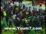 لحظة هجوم جماهير المصري  على لاعبي الاهلي اليوم وقتل 73