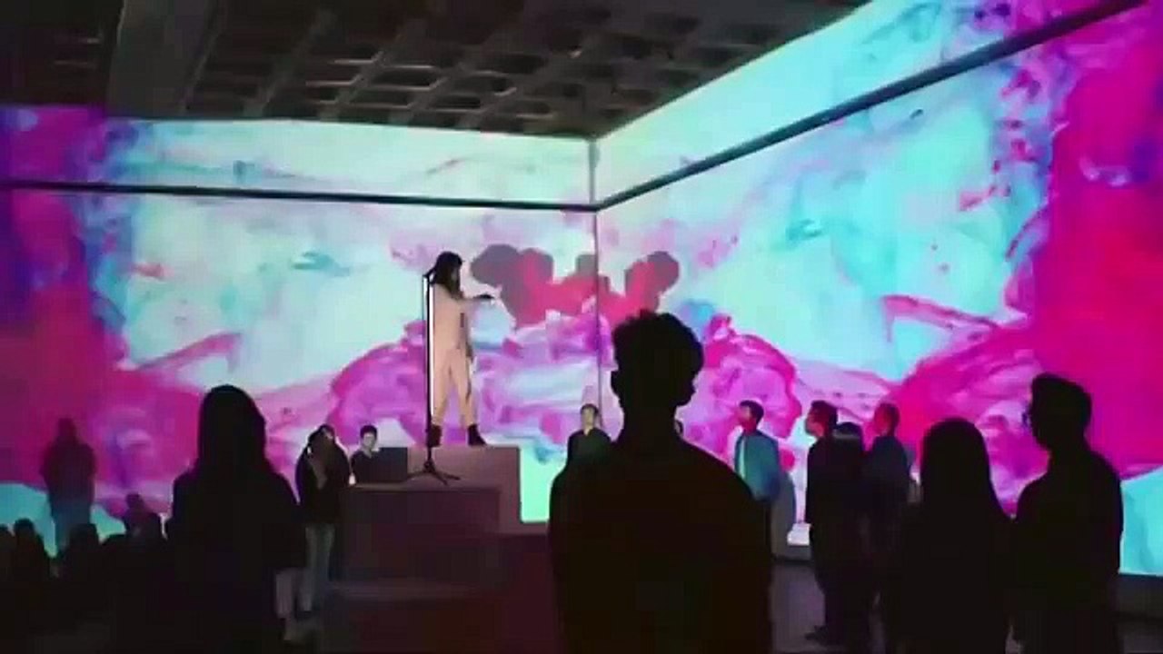 Apple Gigantic iPhone Ad