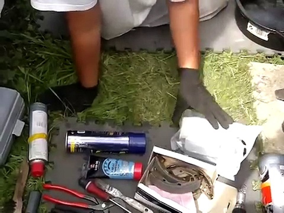 Mécanque auto - Changement machoires de frein à tambour 1~3