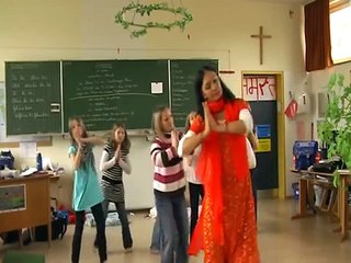 Lalitha Devi teaching in a German School the Ganesha Dance