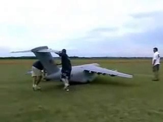 Biggest RC airplane ever seen in the world: huge C-17