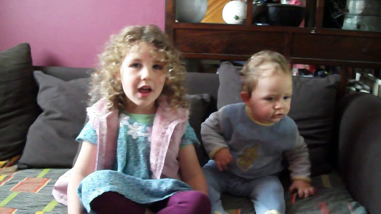 Ambroise et iris souhaitent un joyeux anniversaire à Pauline