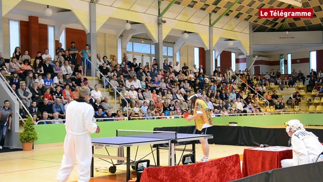 Vannes. Jacques Secrétin fait le show !