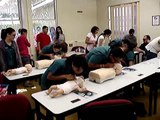 Taller de CPR para estudiantes de Terapia Respiratoria en la Universidad Metropolitana (UMET)