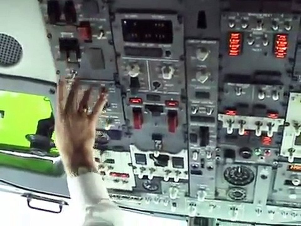 Boeing 737NG Cockpit Preparation