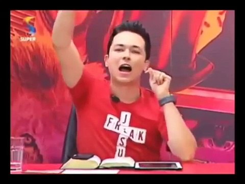 ESSES CANTORES EVANGÉLICOS SERVE A DEUS OU AO DIABO