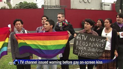 In Peru, gay couples kiss to protest media censorship