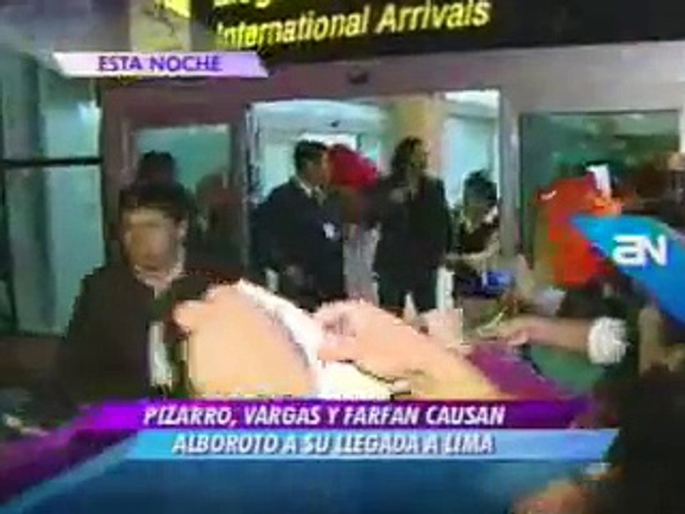 AMERICA NOTICIAS 03 10 2011 LLEGARON DE EUROPA JUAN VARGAS ,CLAUDIO PIZARRO Y FARFAN PARA LAS ELIMINATORIAS